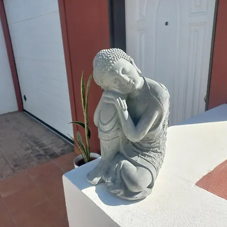 Chris Ocean View Holiday home